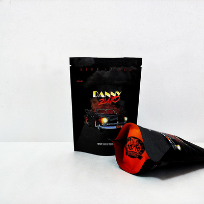 acheter Sacs de Mylar à fermeture à glissière anti-enfants à l'odeur matte personnalisée 3.5g sacs d'herbe en papier d'aluminium online manufacture