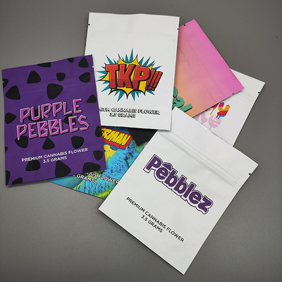 Le toucher doux Mylar de tirette tiennent des poches faites sur commande pour l'emballage de fleur de mauvaise herbe